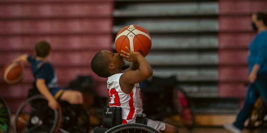 Spännande handikappsspel i basket: Inkludering och konkurrenskraft